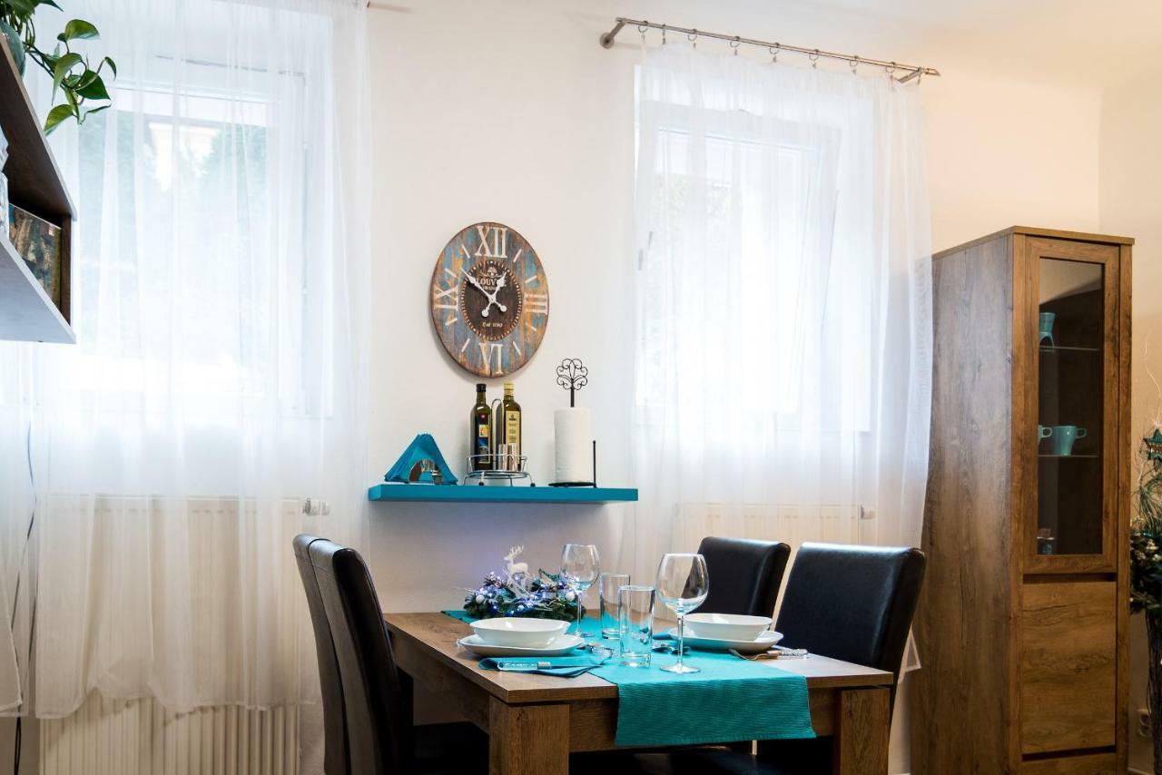 Nice Home To Stay At Prague Close To Castle With Terrace And Garden Exterior foto