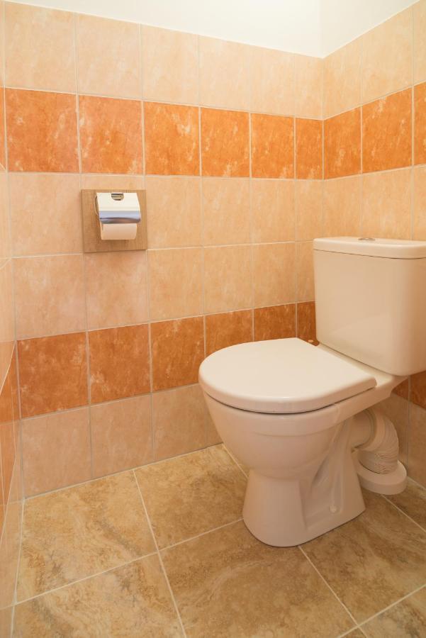 Nice Home To Stay At Prague Close To Castle With Terrace And Garden Exterior foto